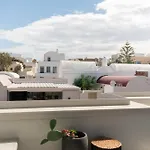Central Hostel Oia