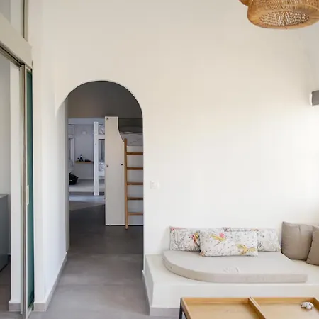 Central Hostel Oia Vandrarhem