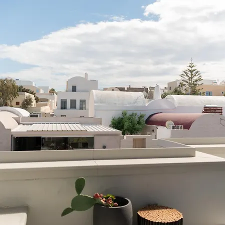 Central Hostel Oia Ía