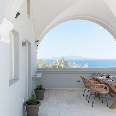 Central Hostel Oia Hostel Ia