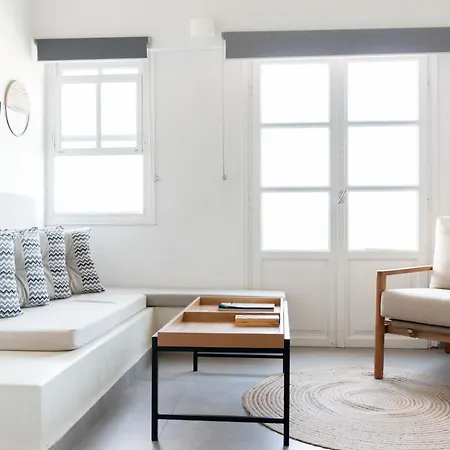 Central Hostel Oia *