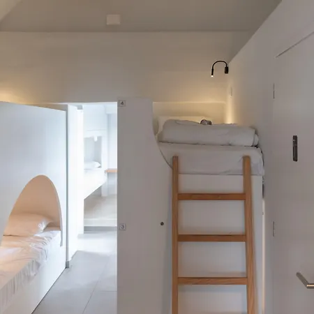 Central Hostel Oia * Ía