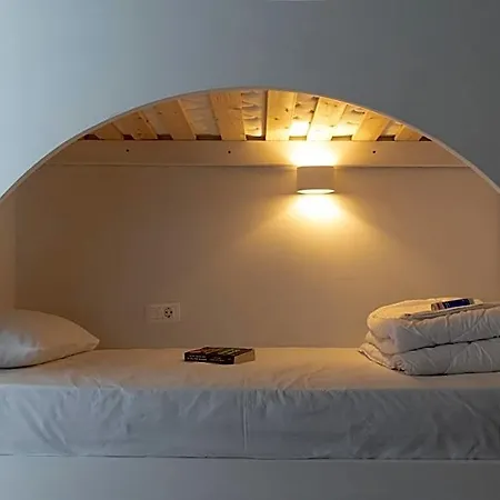 Central Hostel Oia * Ia
