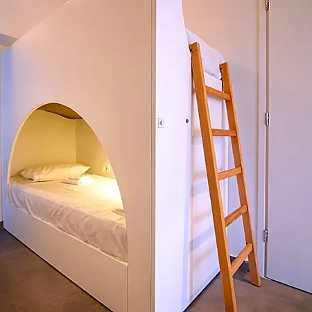 Central Hostel Oia Ia