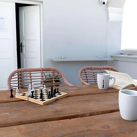 Central Hostel Oia