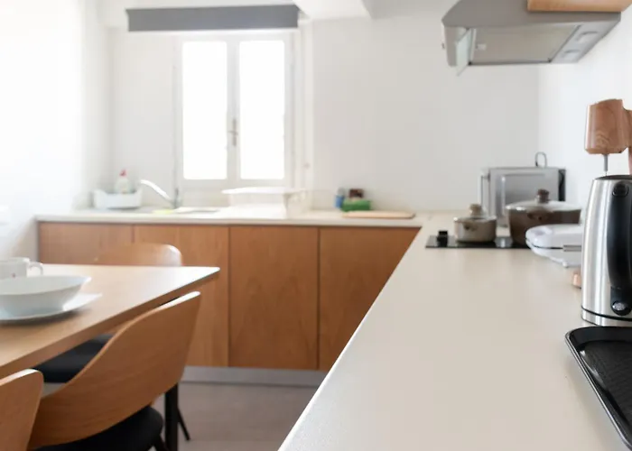 Central Hostel Oia 旅馆 *