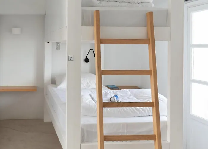 旅馆 Central Hostel Oia