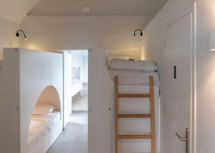 Central Hostel Oia * Οία