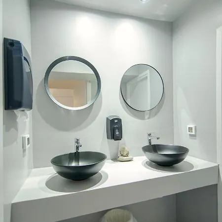 Central Hostel Oia Hostal *