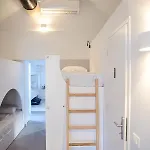 Central Hostel Oia Хостел