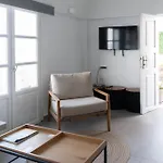 Хостел Central Hostel Oia *